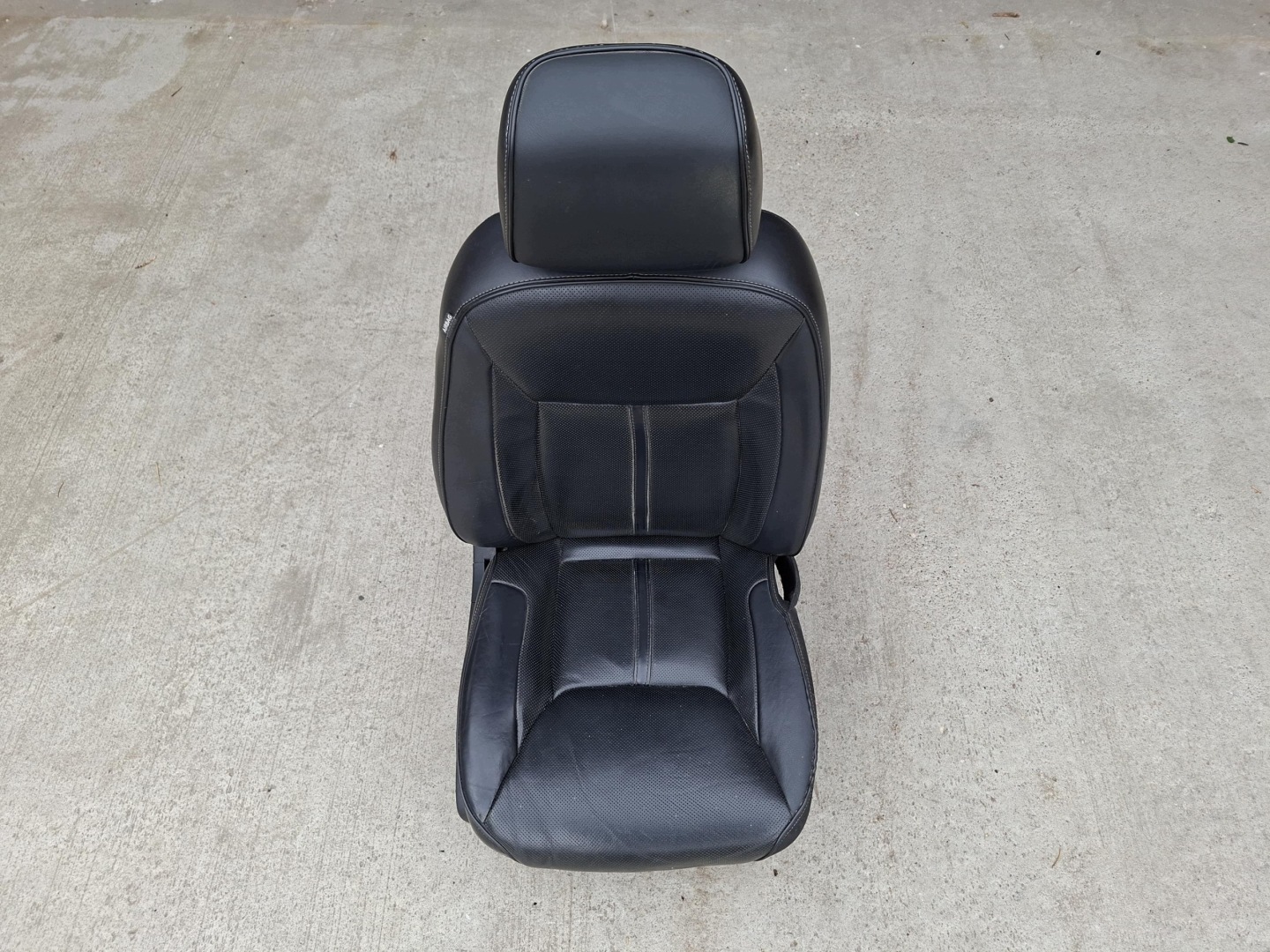 seat front front right GRZANY WENTYLOWANY CHRYSLER 300C II THEMA