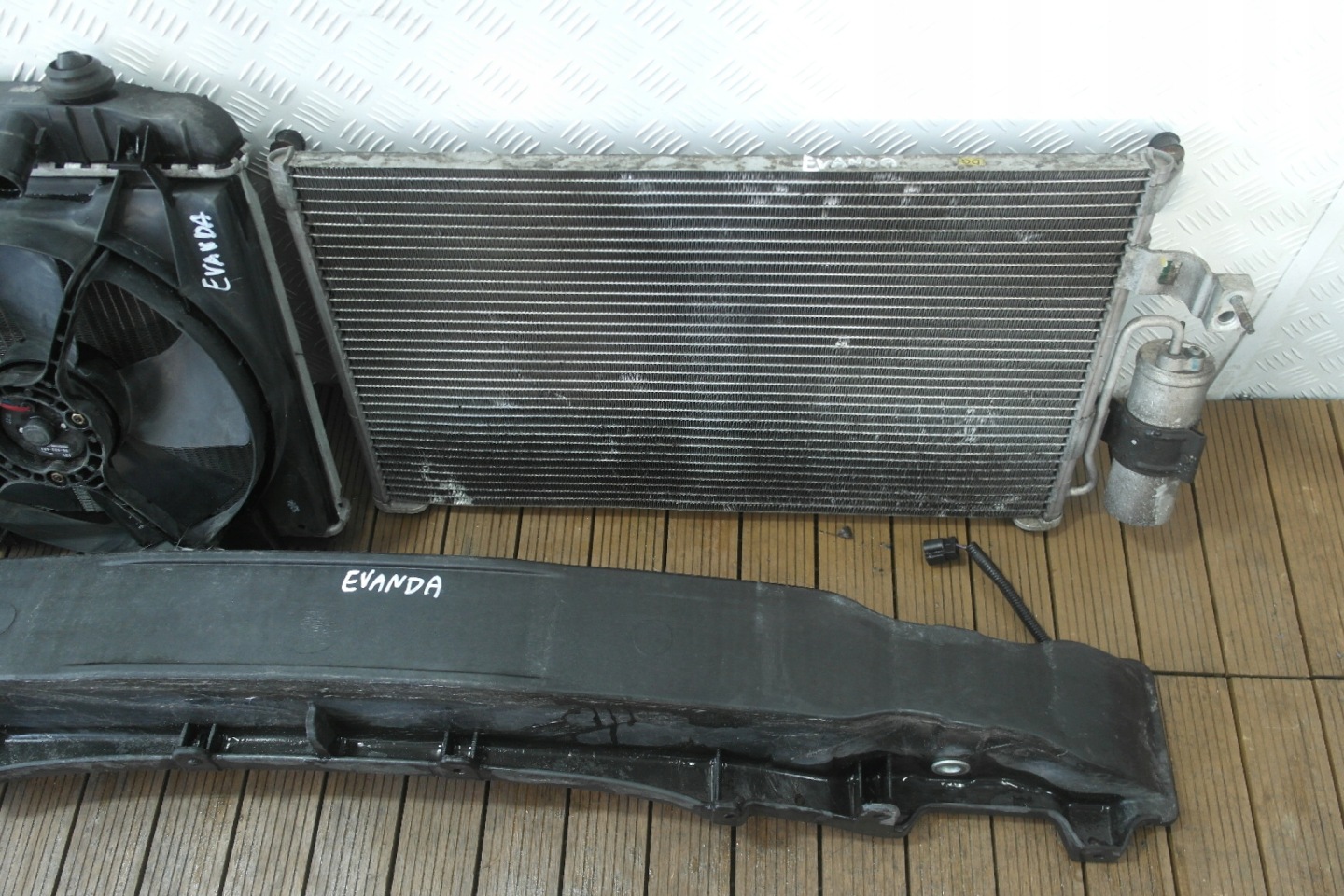 DAEWOO EVANDA 02-06 2.0 16V hladnjaci vode KLIMY ventilator greda KOMPLET