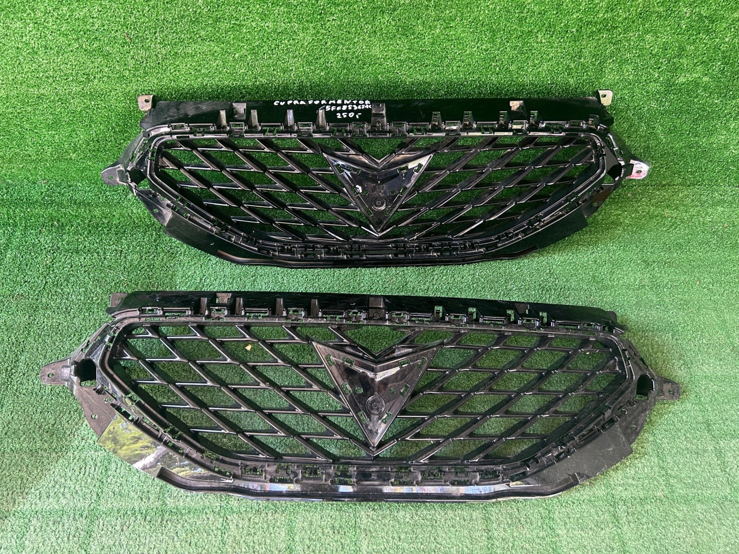 Cupra Formentor grill grille front 5FF853651C