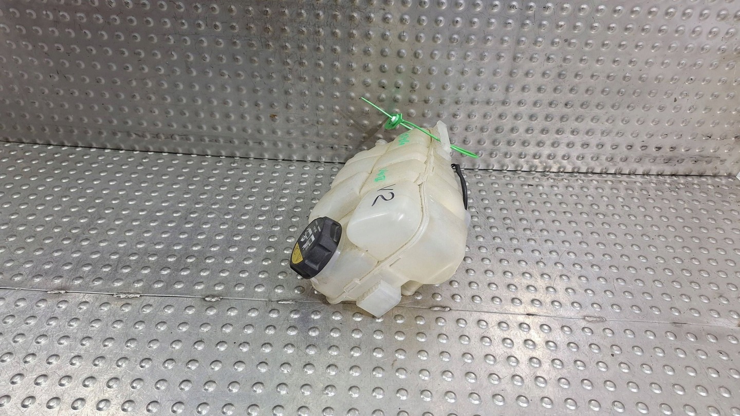 Réservoir eau 31338764 VOLVO V40 II 2.0 D