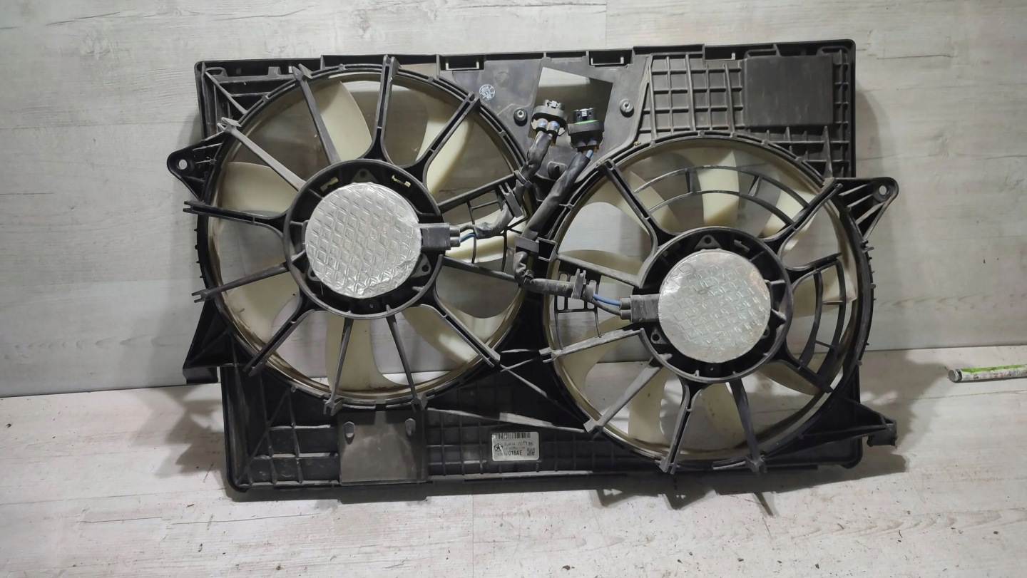 Jeep Cherokee 2015 elektrický ventilátor chladiče