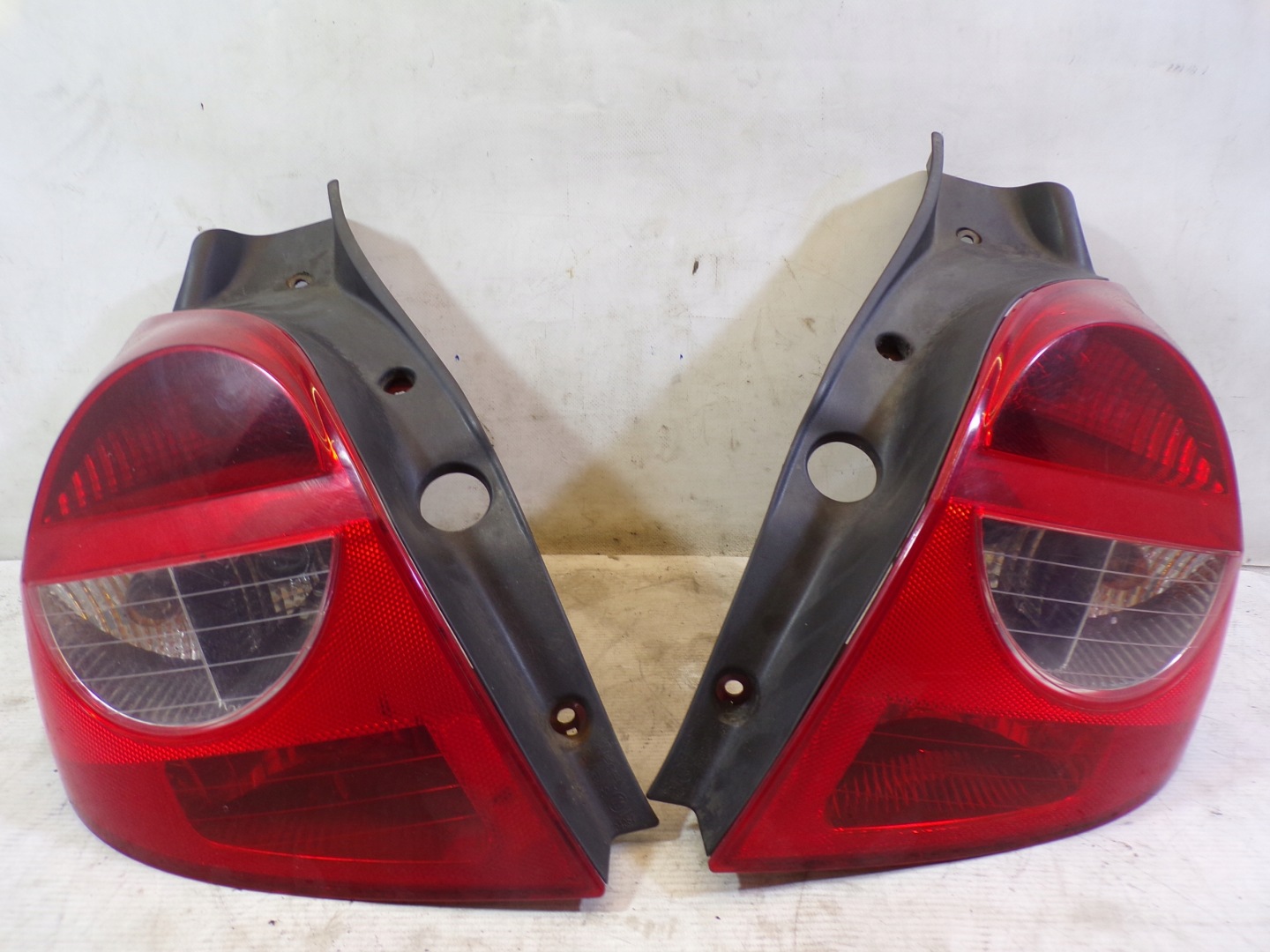 lights rear. rear part left right RENAULT CLIO 3 III (K)