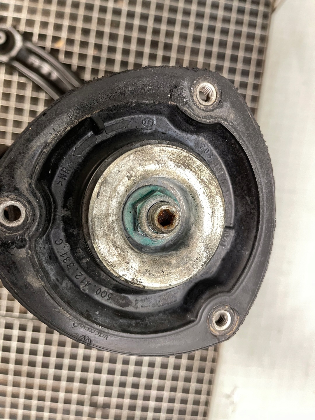 VW PASSAT B8 McPherson swing shock absorber right 5Q0407258A 3Q0413031BN