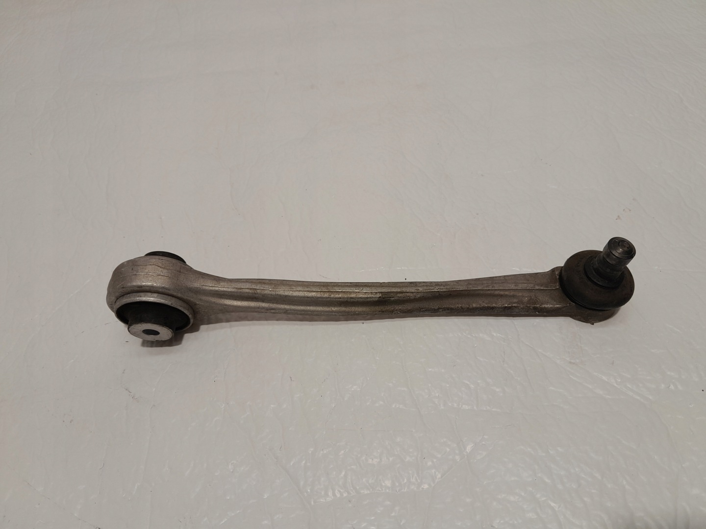 AUDI A4 B9 LIFT arm right front upper 8W0407506A