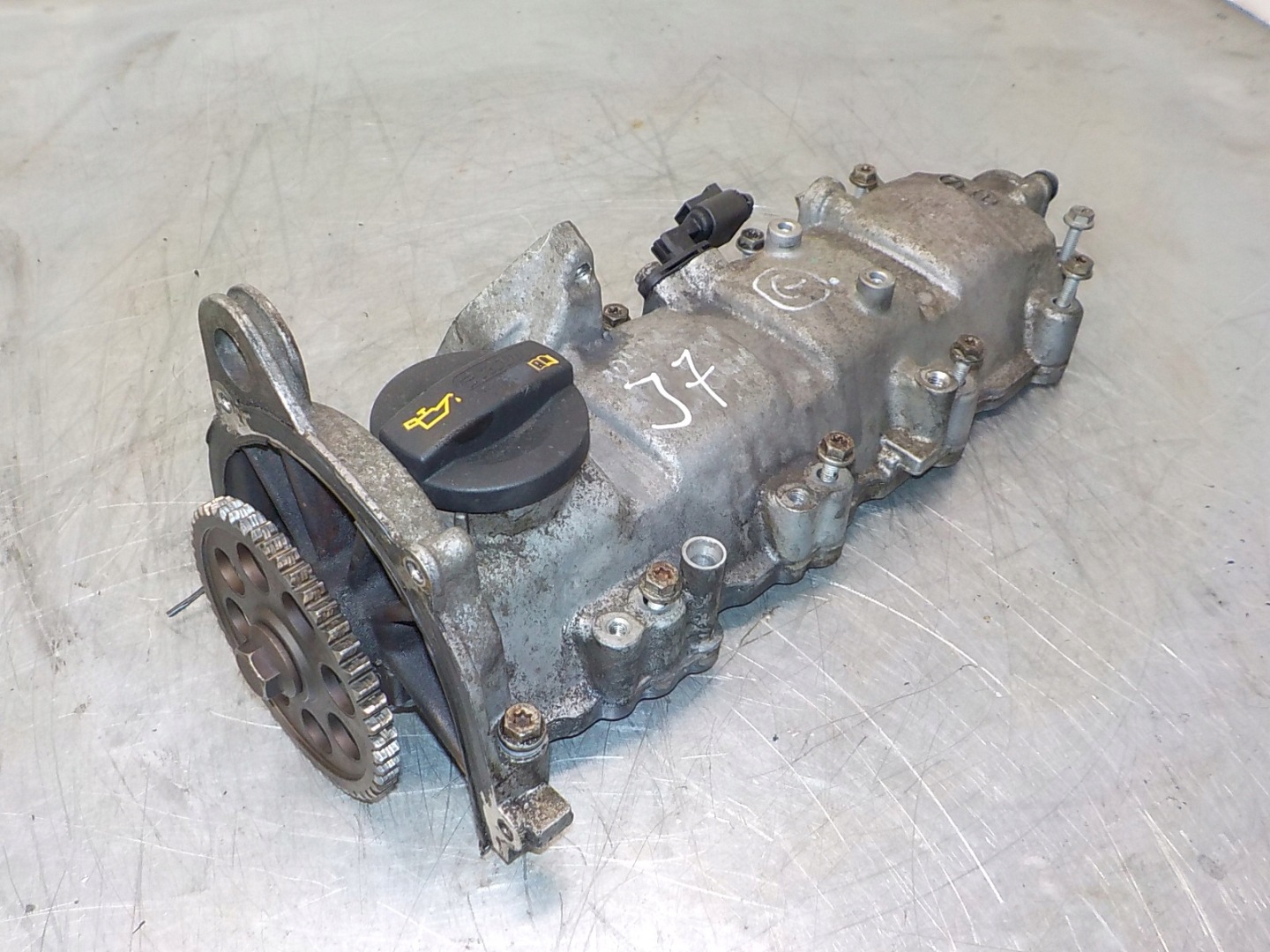 VOLKSWAGEN POLO IV Abdeckung der Ventile 03F103373D