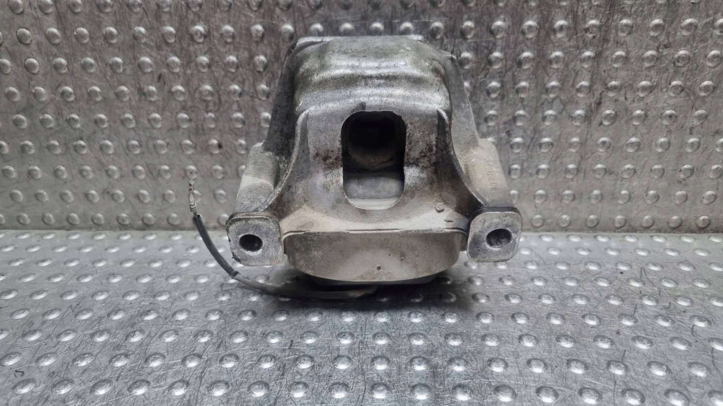 holder engine mount 8R0199381B AUDI A4 B8 A5 8T Q5 8R 2.0 TDI