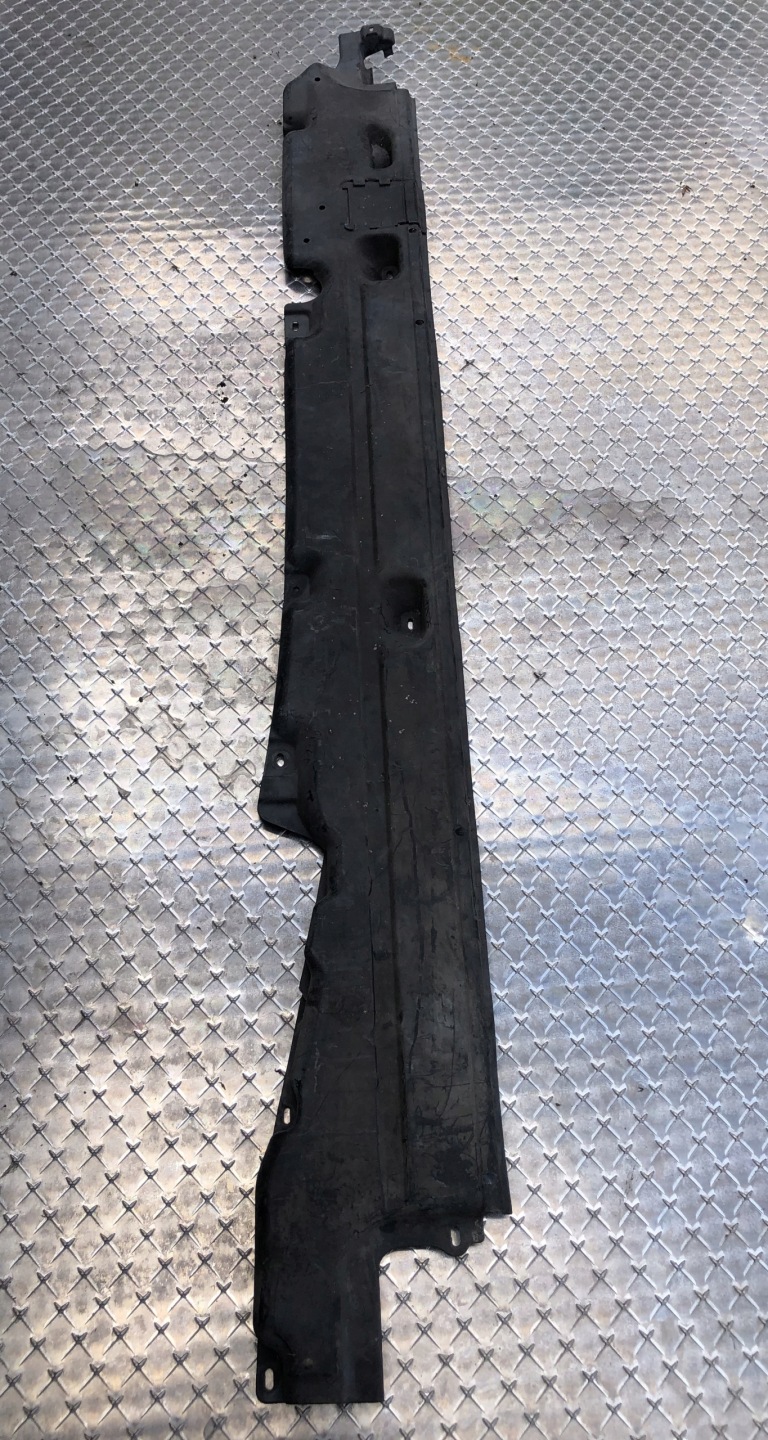 cover chassis right AUDI Q7 7L8825212D