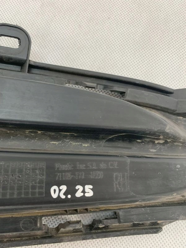 Honda HR-V 2 II grille grid right 14-18r hr v