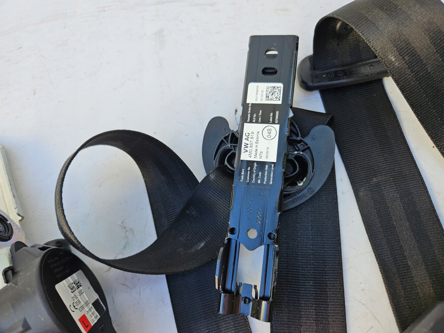 tension belt safety left front front AUDI A4 B9 9W black DOCIAG driver´s