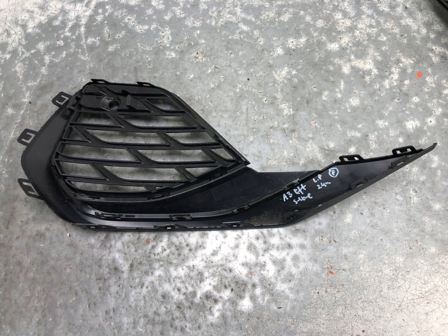 grid of a bumper left front S-LINE AUDI A3 8Y 8Y0807681J