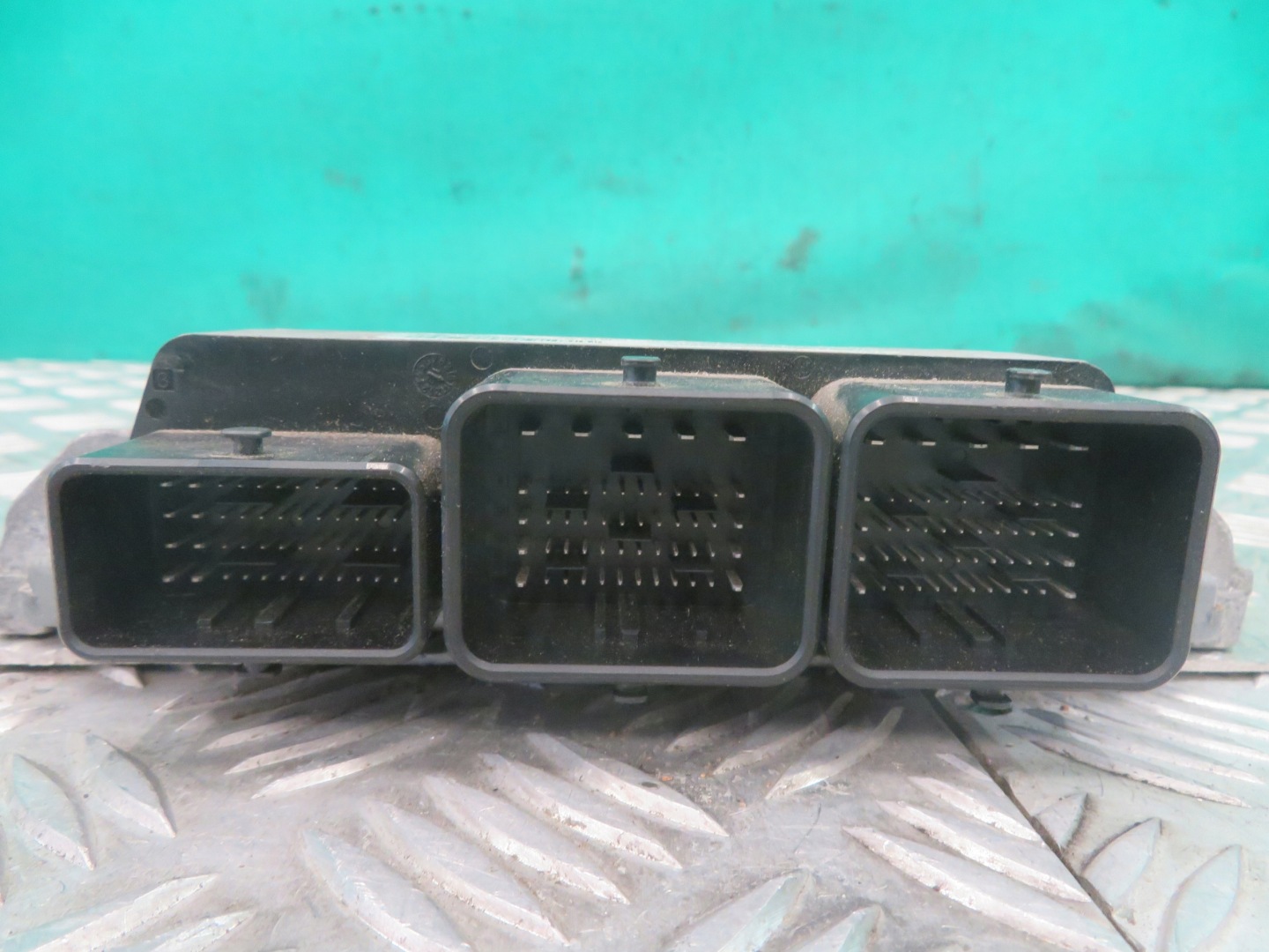 computer control unit of the engine FORD RANGER 3.2 TDCI 12R AB39-12A650-FF