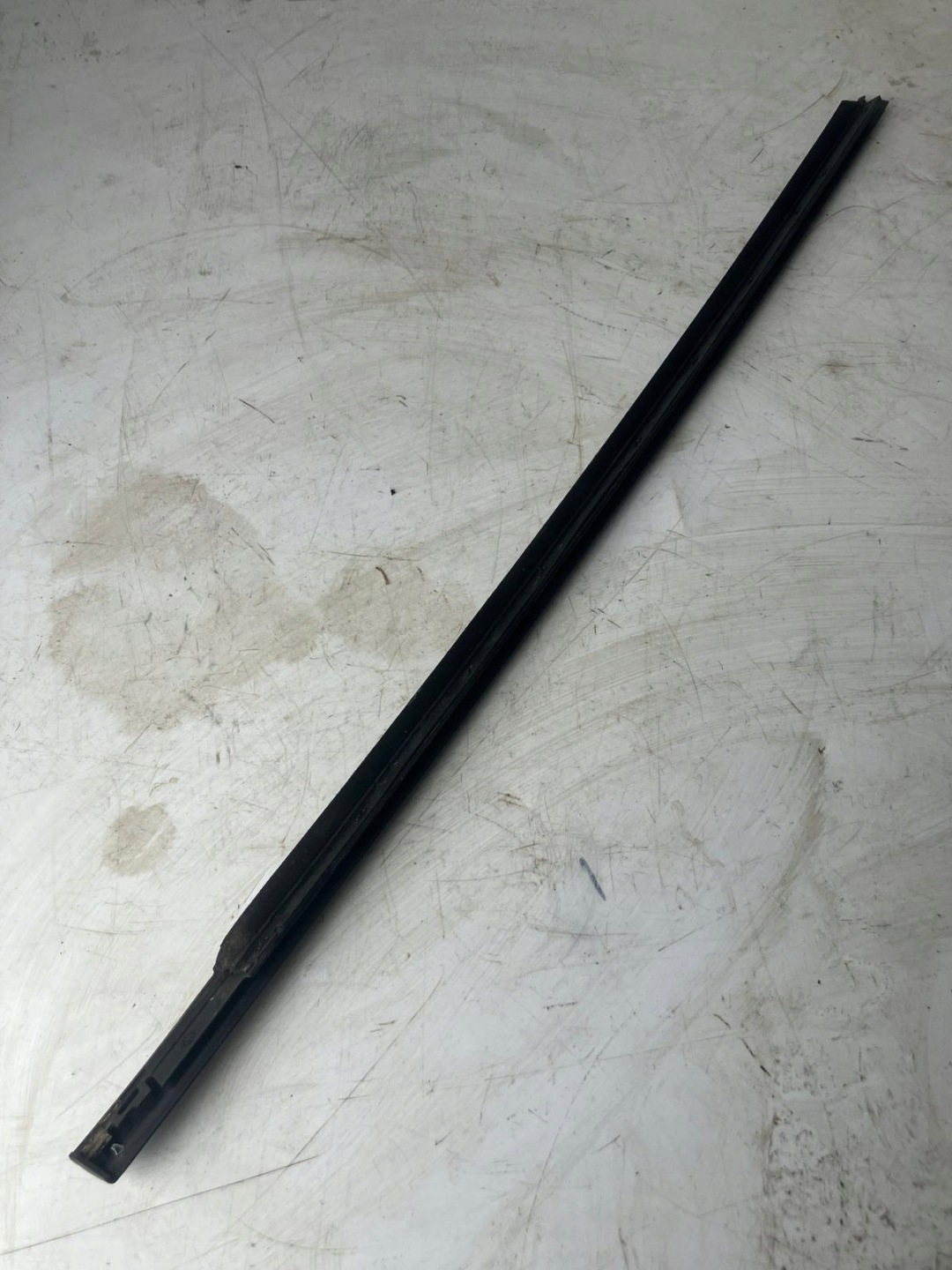 moulding dust door left front CITROEN C3 III MATOWA