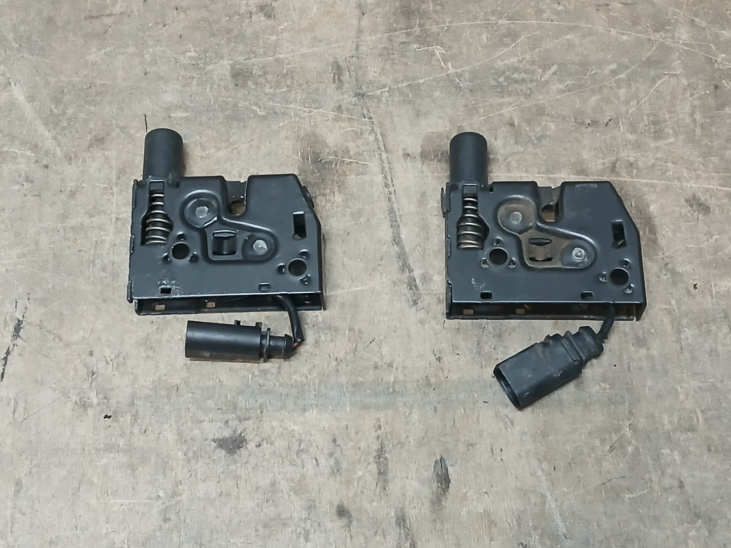 bonnet lock AUDI A3 8V0 13- 8V0823509