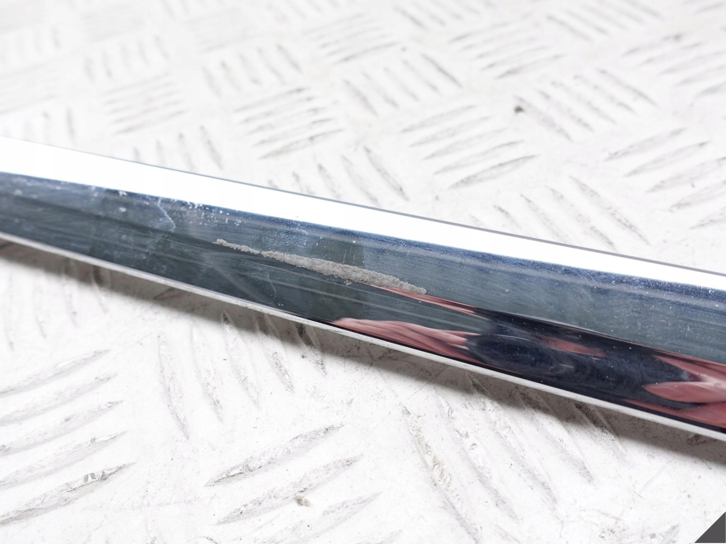 TIGUAN II 2 5N 15- CHROM moulding door right front
