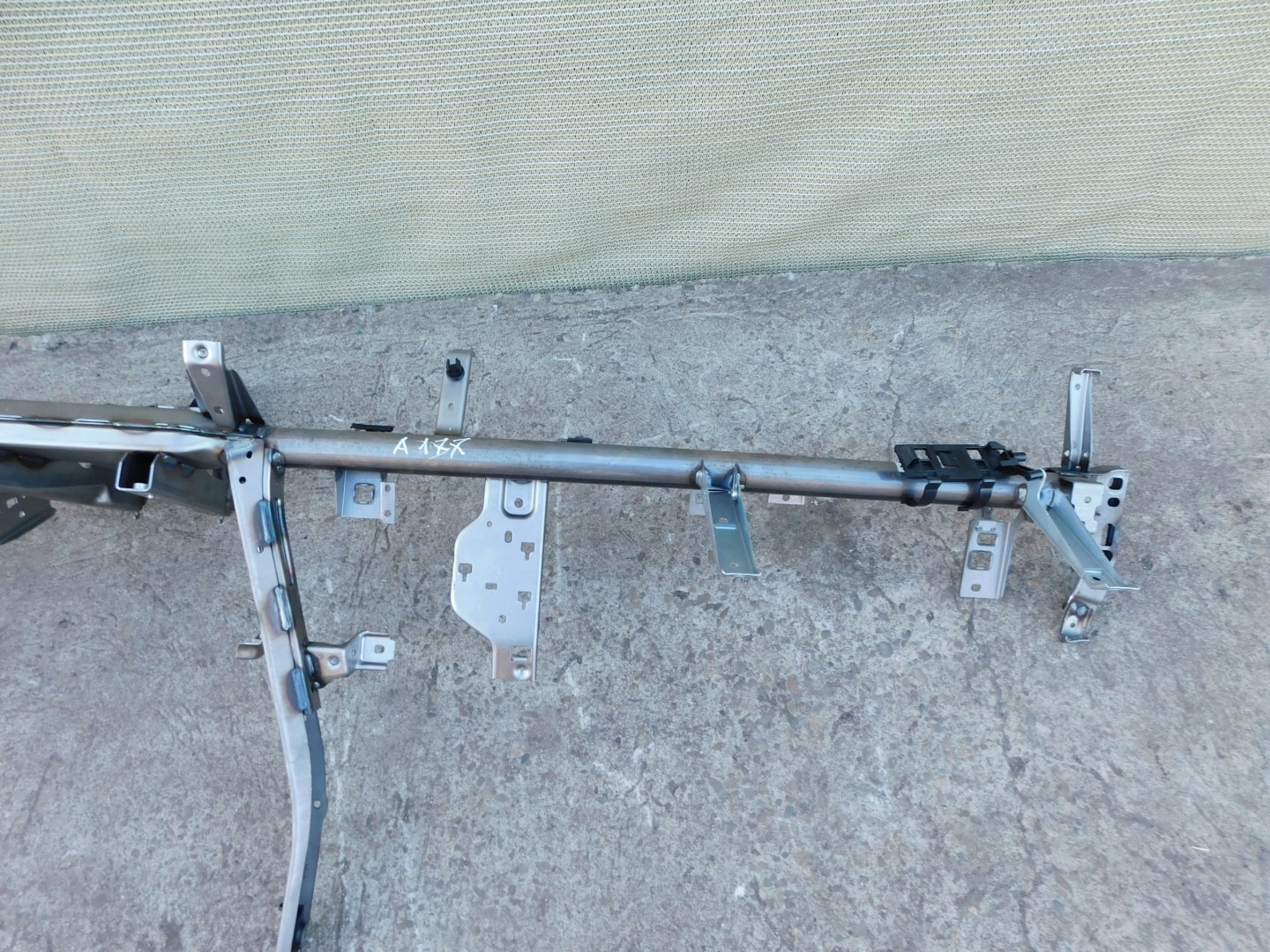 support consoles of the dashboard rozdzielczej Mercedes A W177 original BDB A1776800100