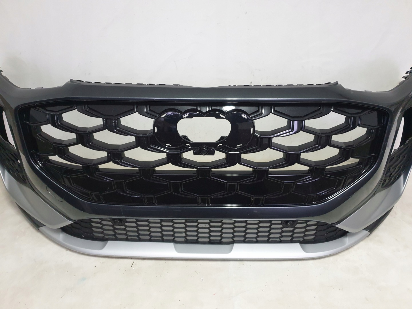 AUDI Q3 III 83H S-LINE 25-> bumper front front 4xPDC 83H807437D