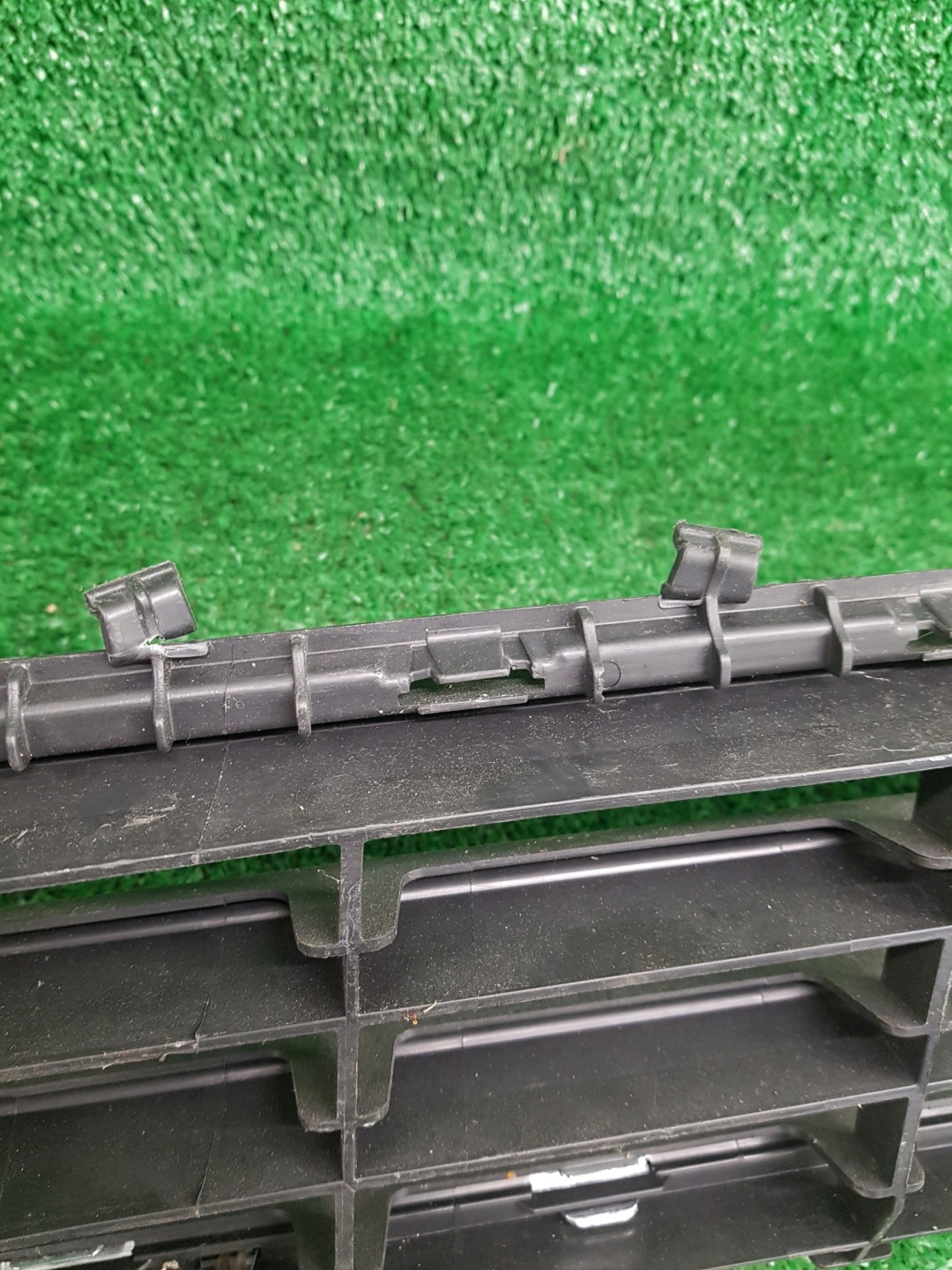 Lüftungsgitter der Stoßstange mitte VOLKSWAGEN GOLF 7 5G0853677L