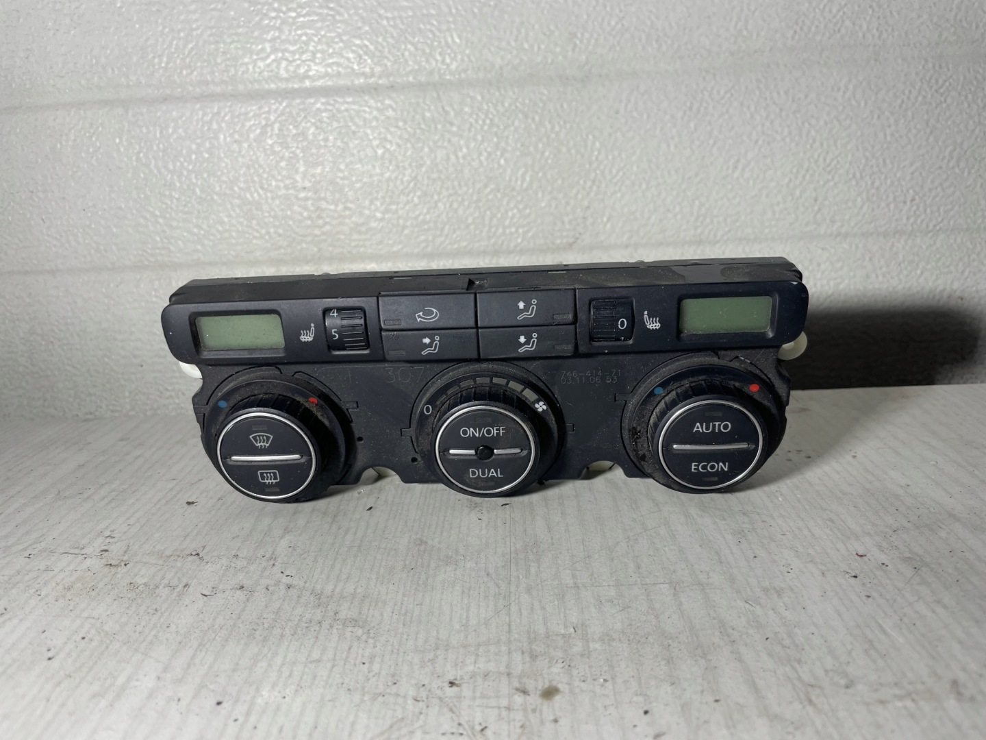 control panel air conditioning devices VOLKSWAGEN PASSAT B6