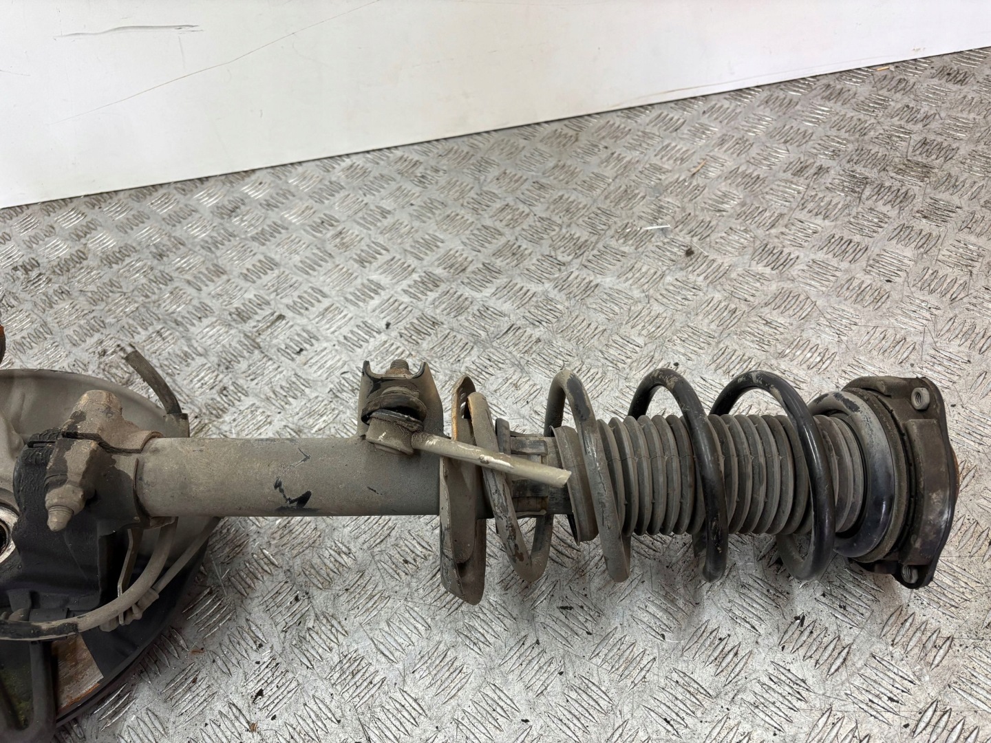 swing McPherson left VW GOLF VI 6 2.0 TDI
