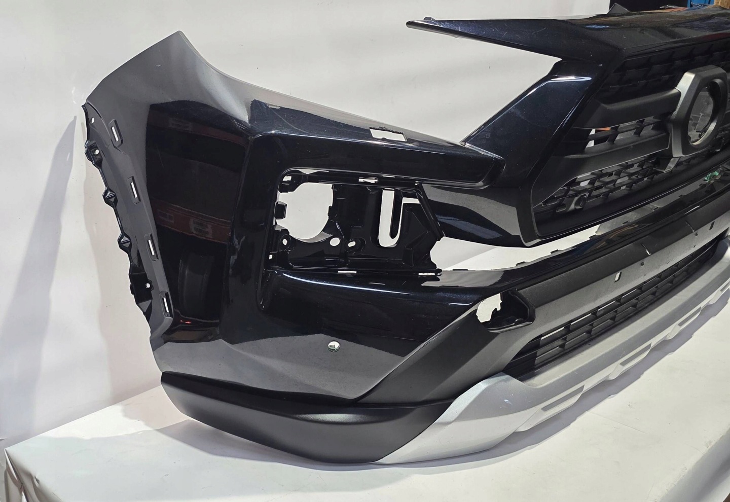 front bumper front Toyota RAV 4 (XA50) 5211942B81