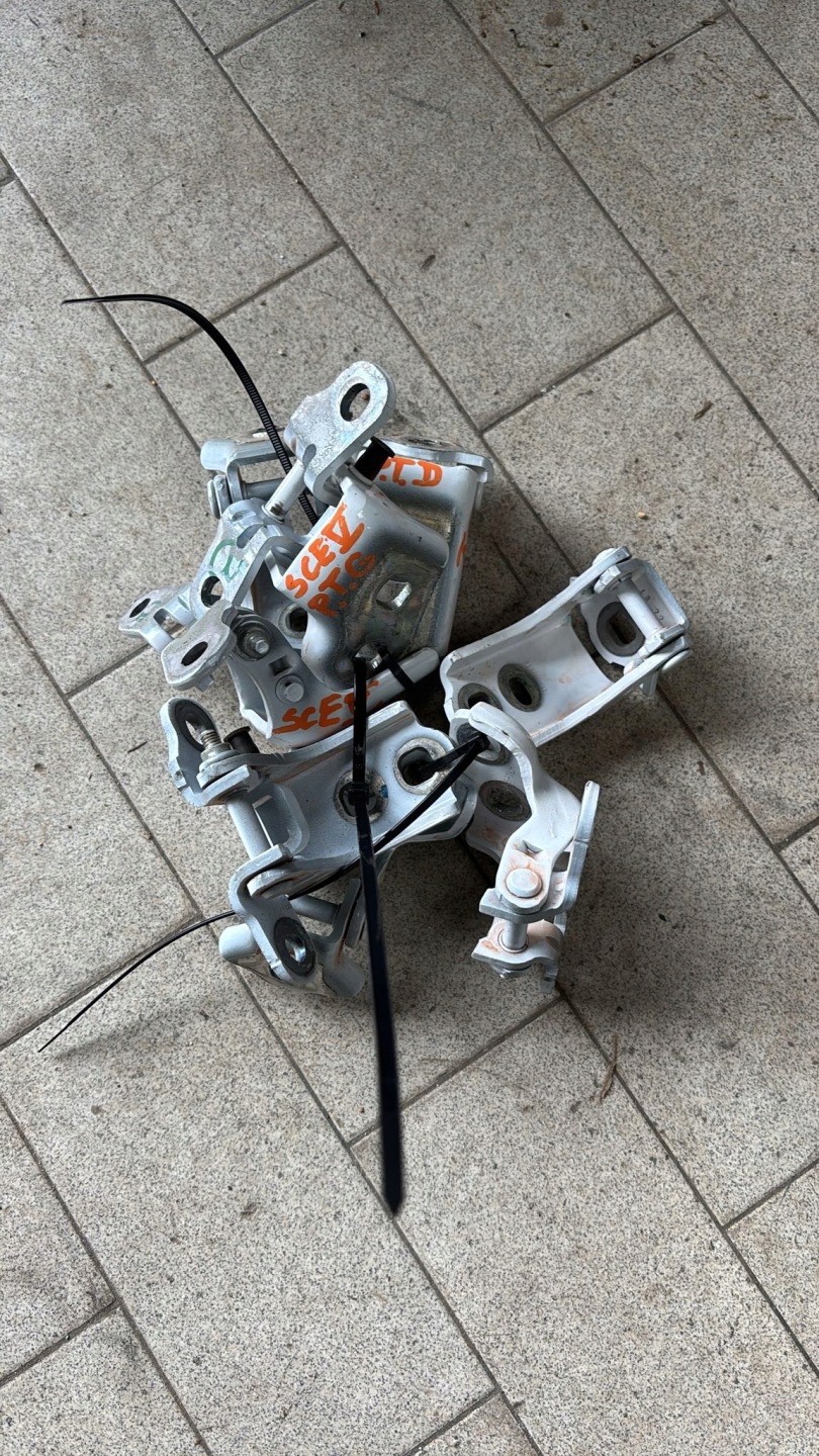 hinge door front rear part RENAULT SCENIC V E-TECH BIXUI