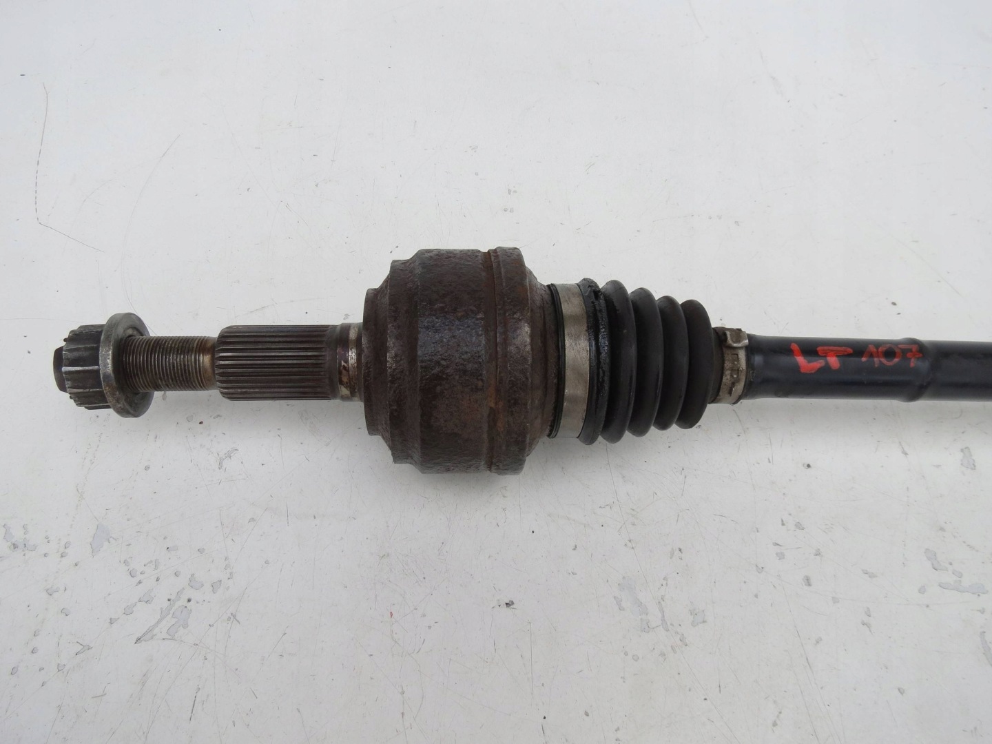 semi-axis left rear part PORSCHE CAYENNE and 7L5 7L0501201B