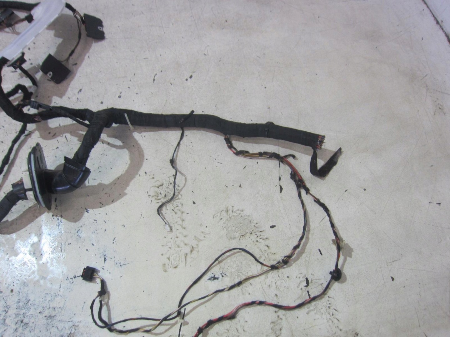 BMW X1 F48 USA bundle lights LED left front wiring cables 6821867