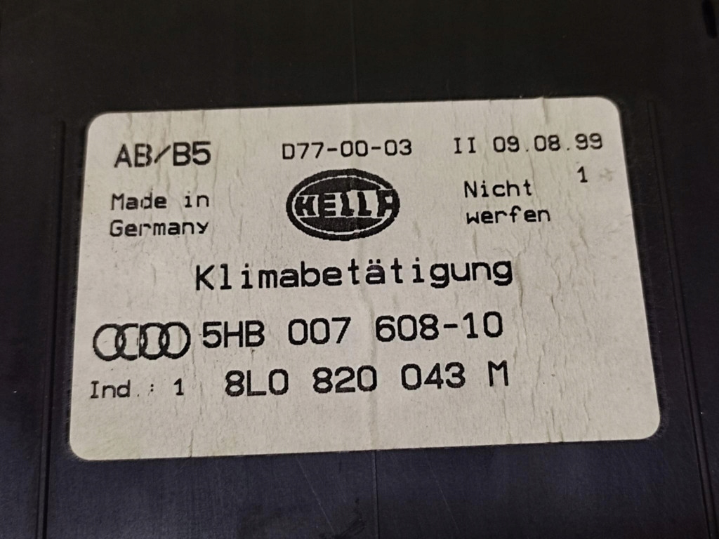 AUDI A3 8L PANEL klími klimatizaci 8L0820043M