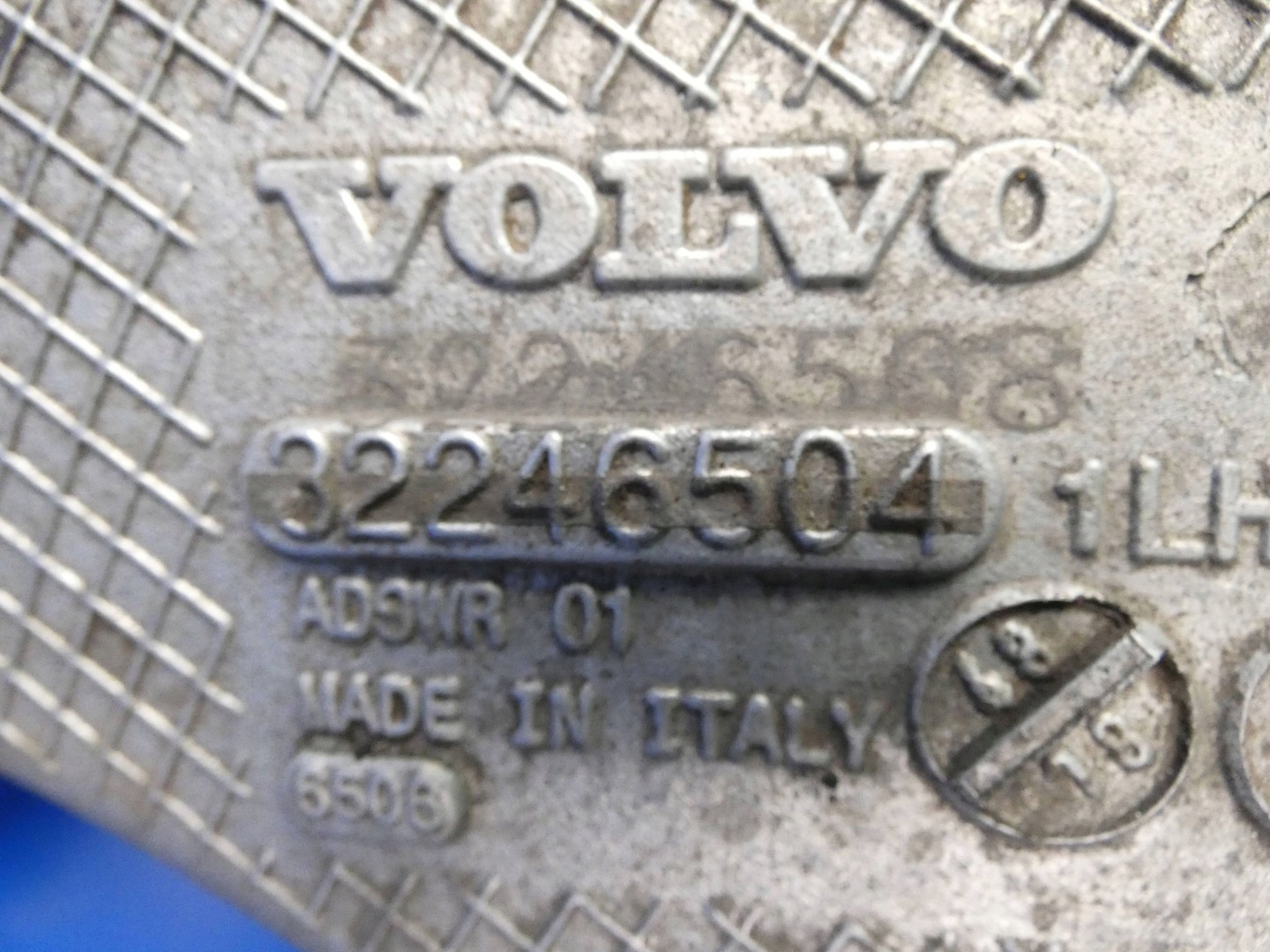 VOLVO S60 III V60 II Querlenker links heck hinten