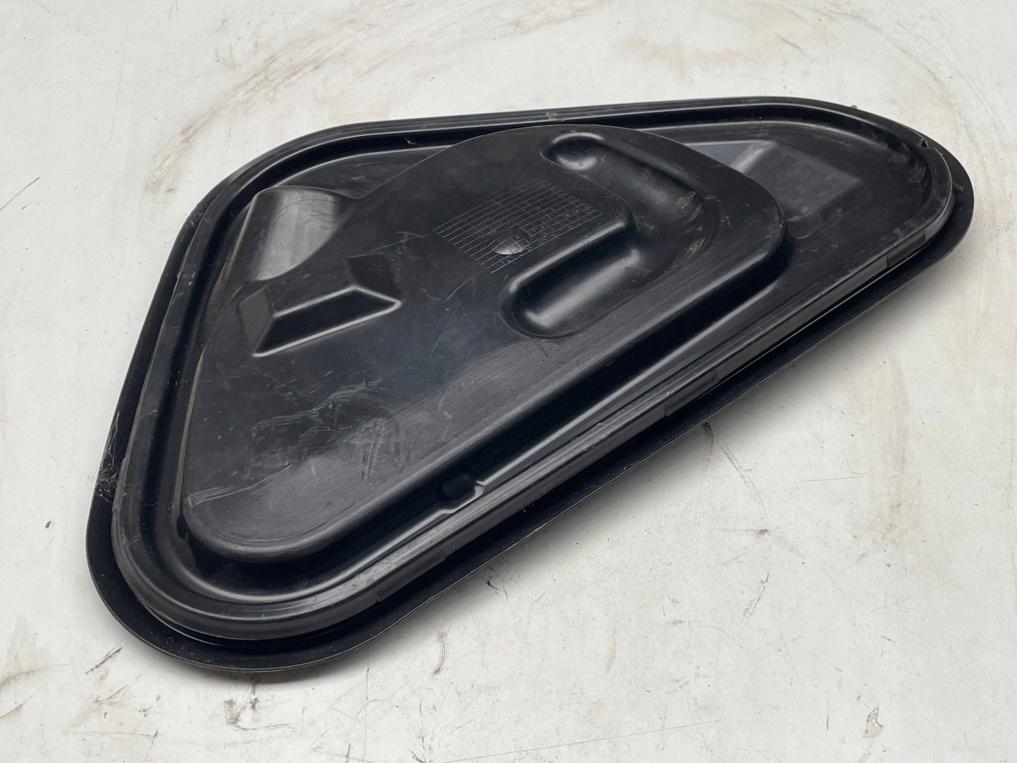 spoiler cover door left front front VW PASSAT B8 3G0837915B !J