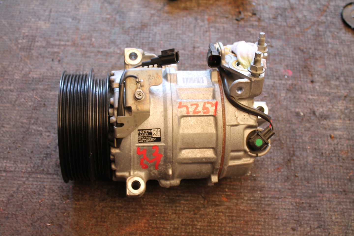 4251. Klimakompressor klimaanlage VOLVO P32275743