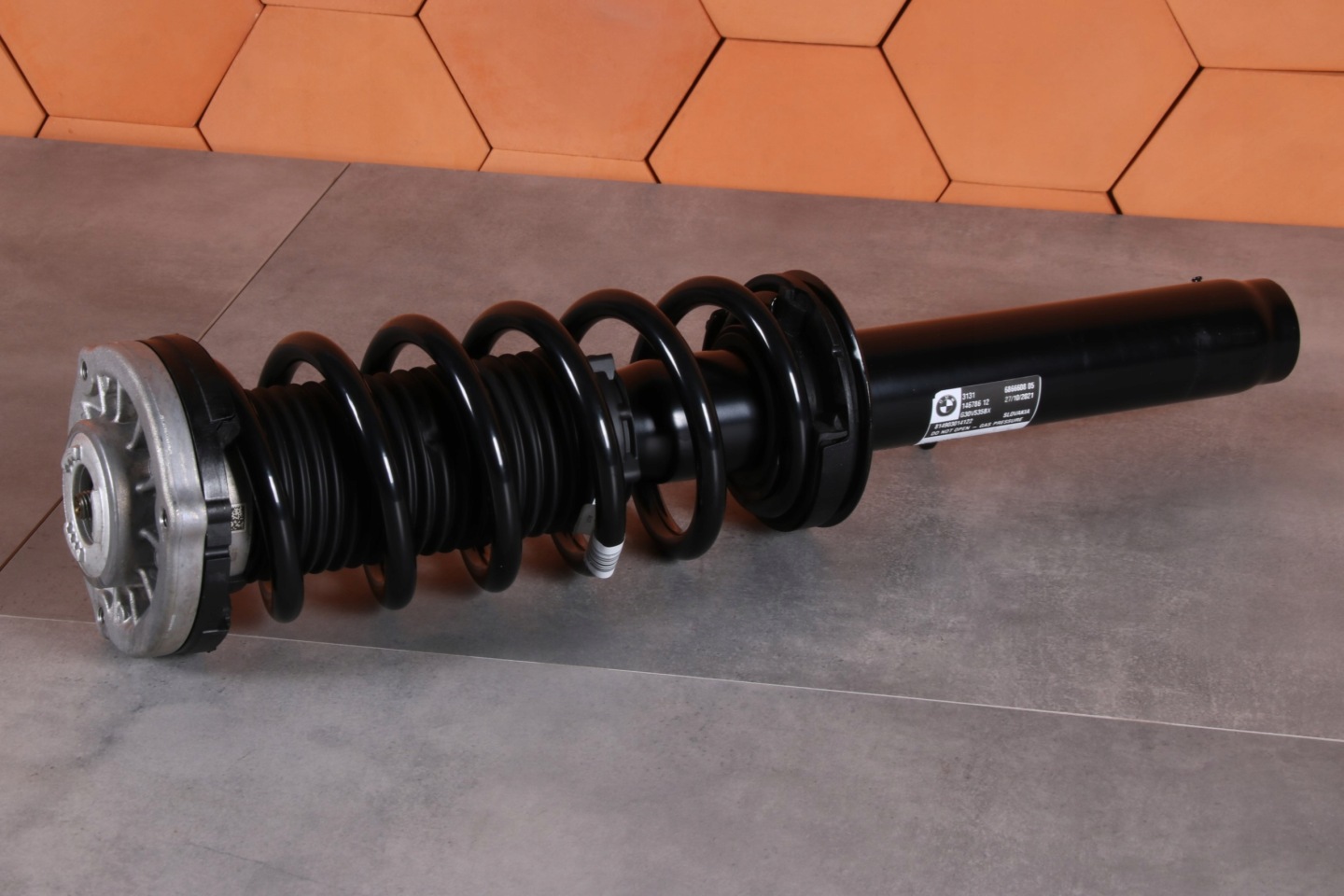 BMW 5 G30 G30 LCI shock absorber right front front XDRIVE 6866608 24 km !!!