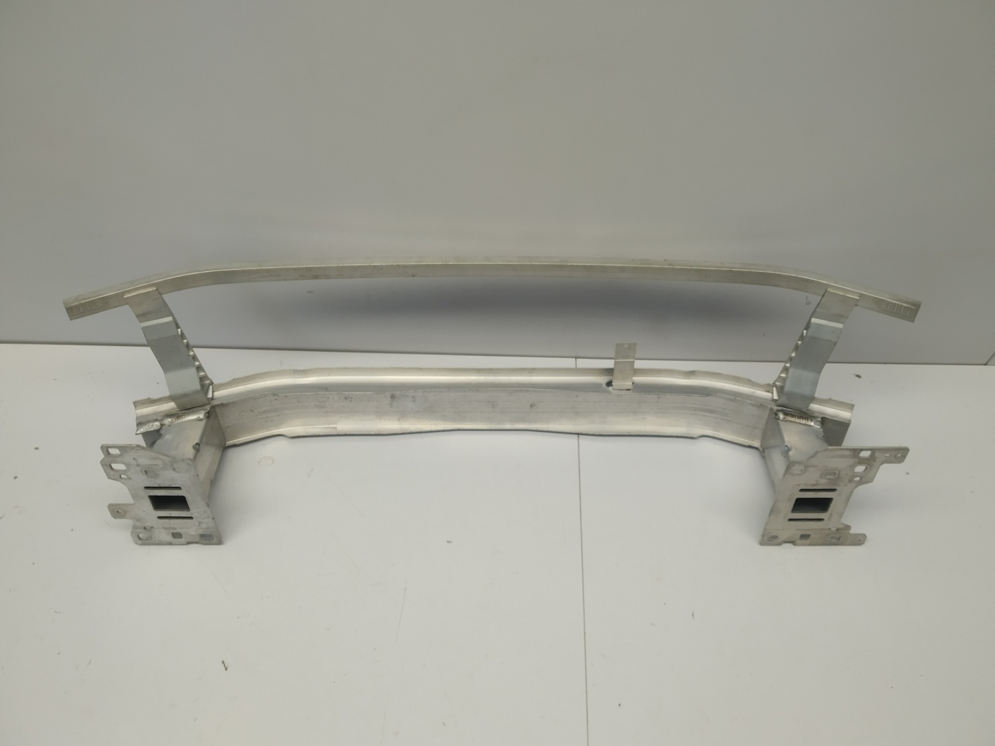 18r- Audi Q3 II bumper support front aluminium original OM 83A807109