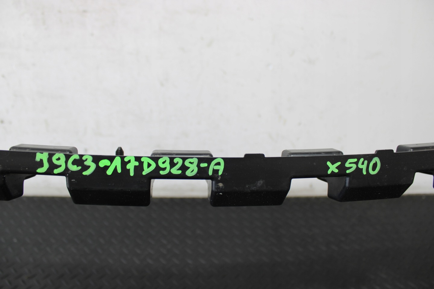 Supporto staffa ABSORBER posteriore JAGUAR E-PACE X540 S J9C3-17D928-A