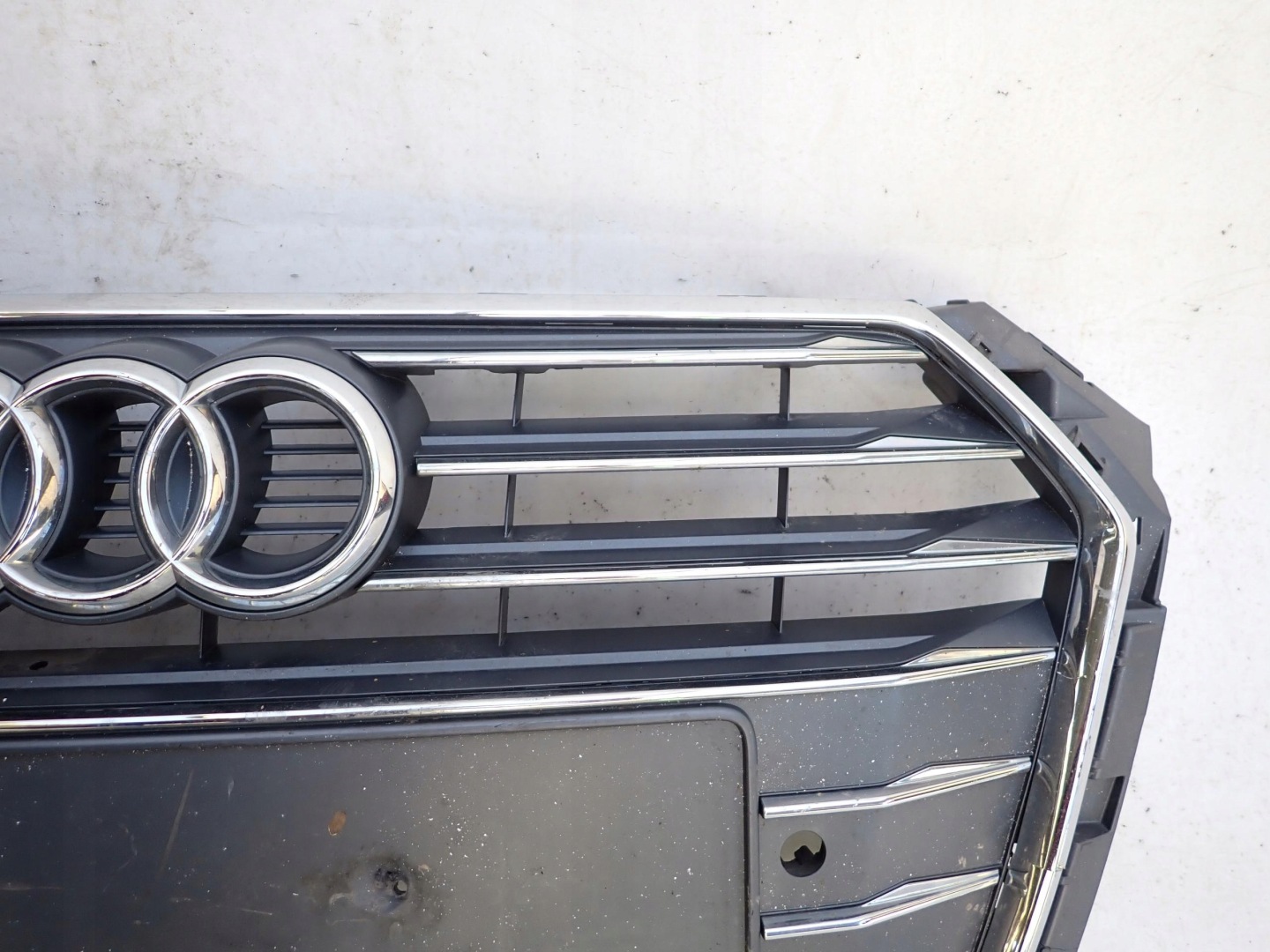 AUDI A4 B9 8W S-LINE 15-19 Grill Grill PDC