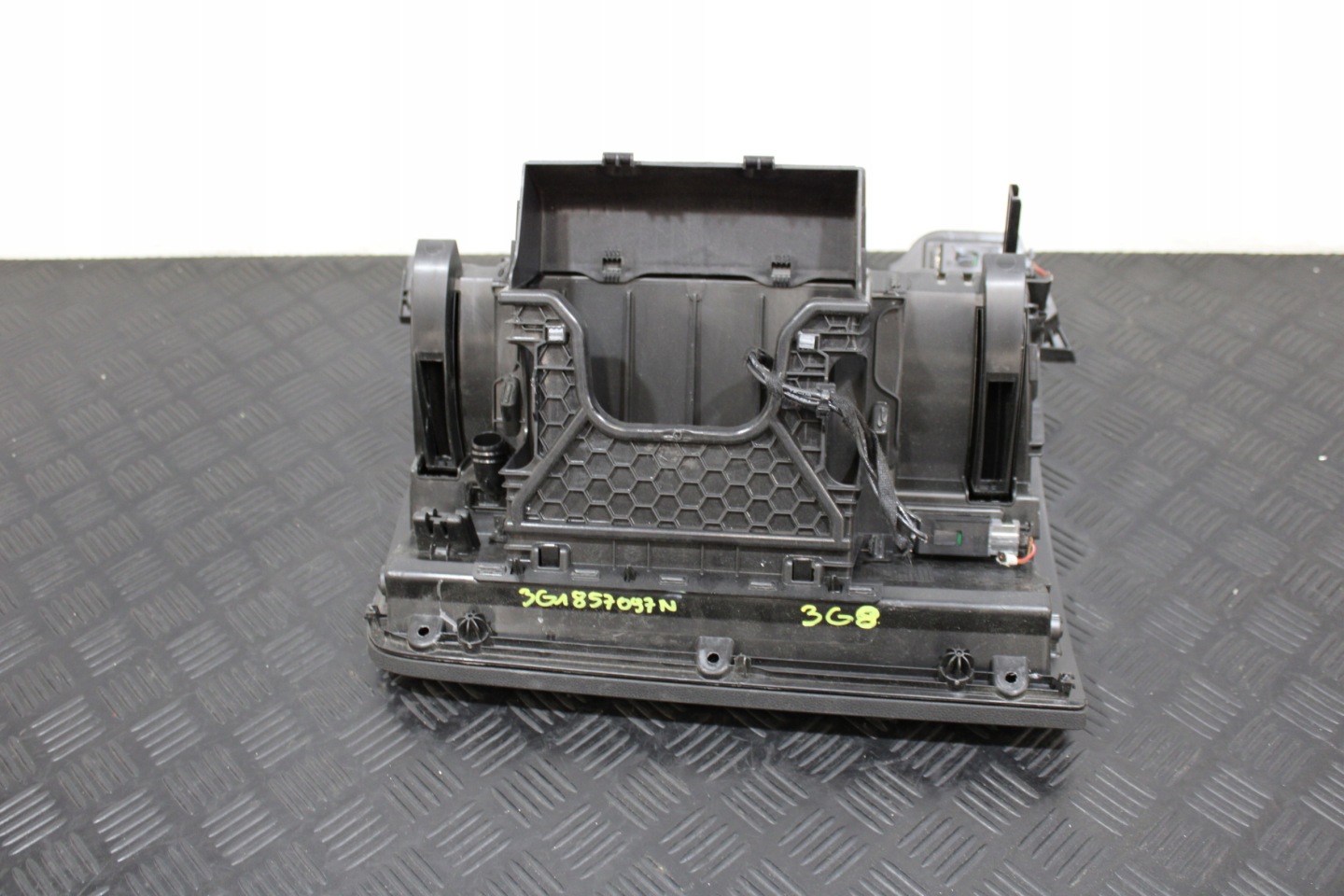 passenger compartment consoles 3G1857097N VW ARTEON 3G8