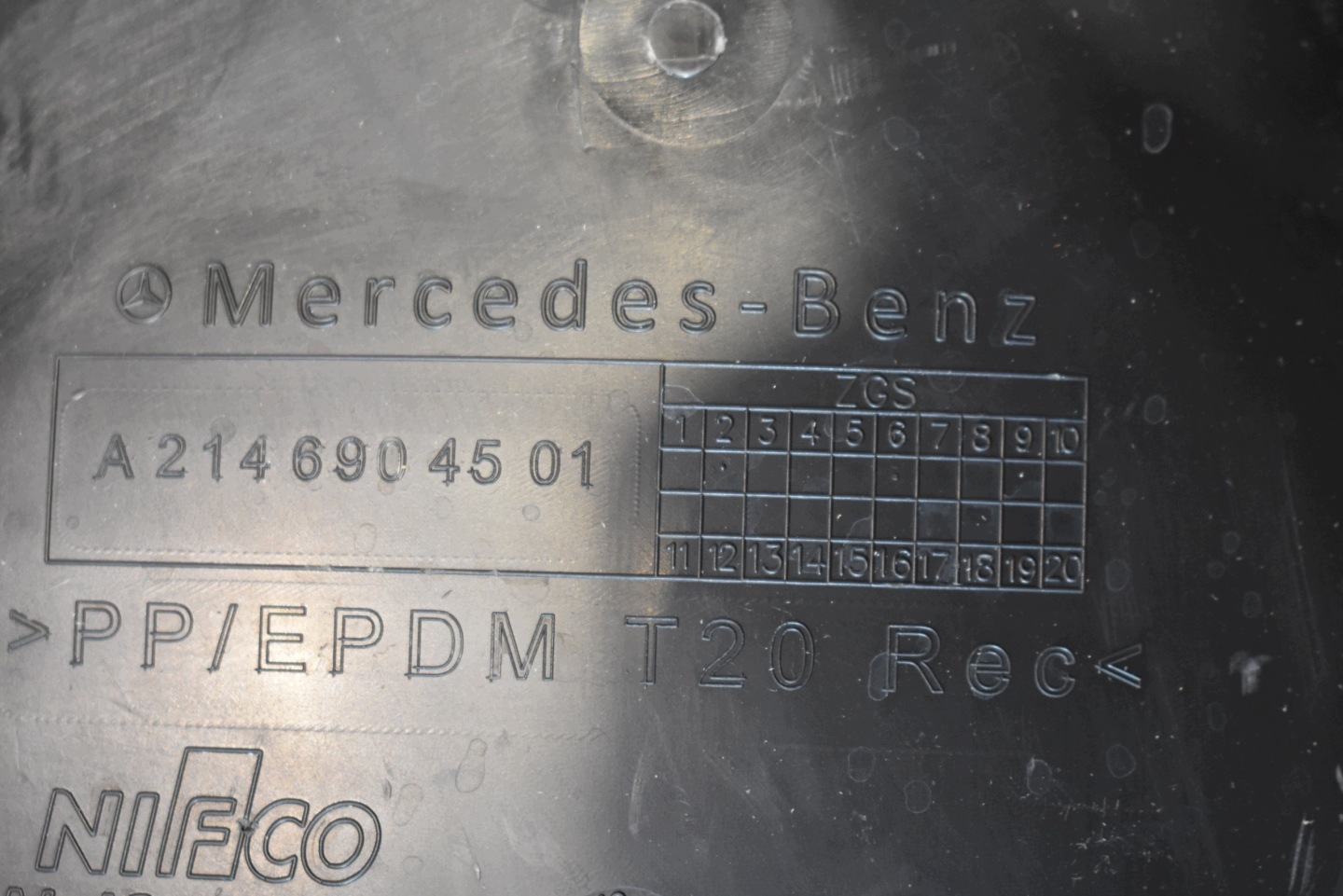 IDELANE mudguard front front left KPL. MERCEDES W214 1
