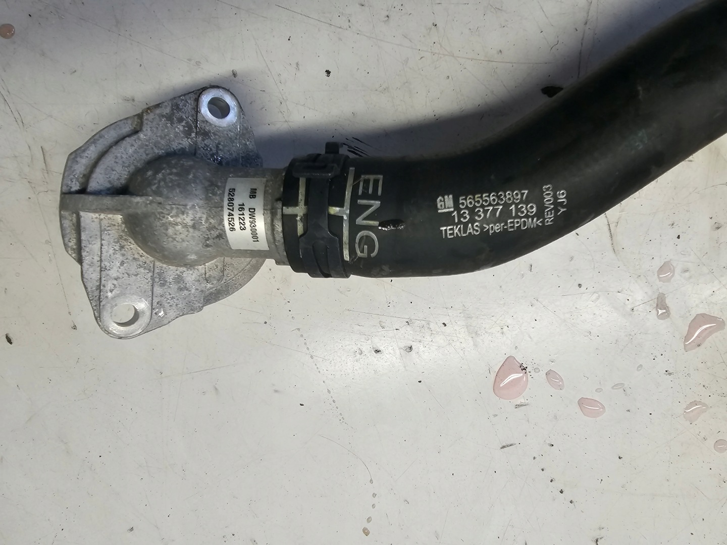 OPEL ASTRA K cijev crijevo prijenos vode 13377139 termostat 1.0T