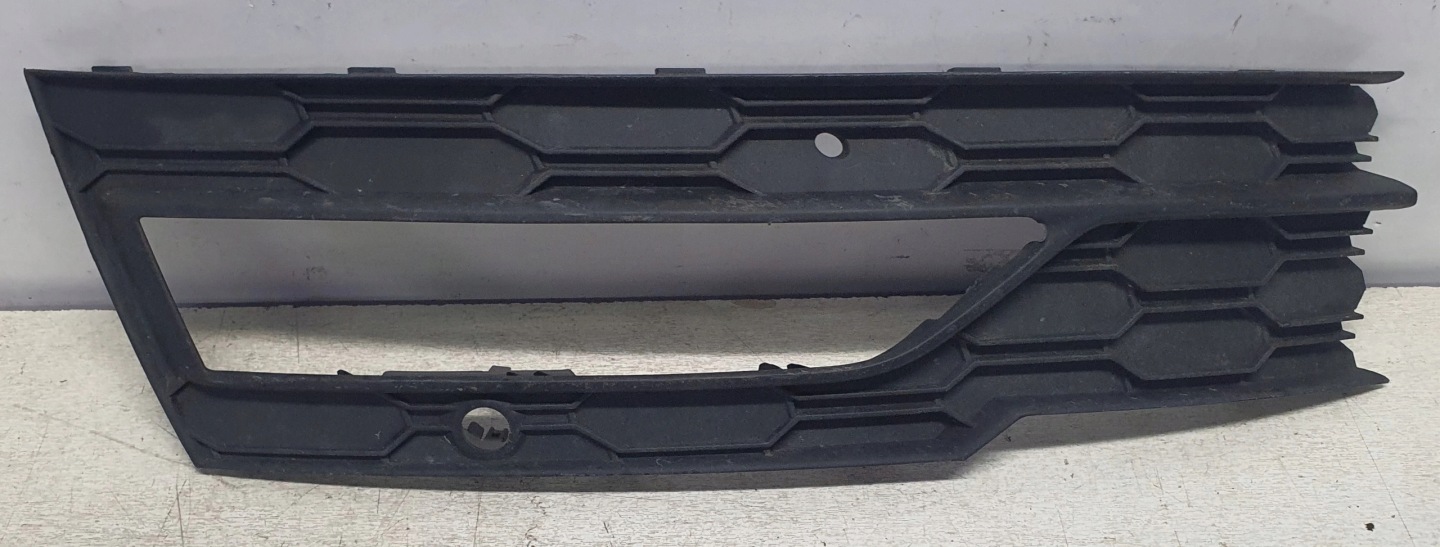 grille left Skoda Octavia IV 20