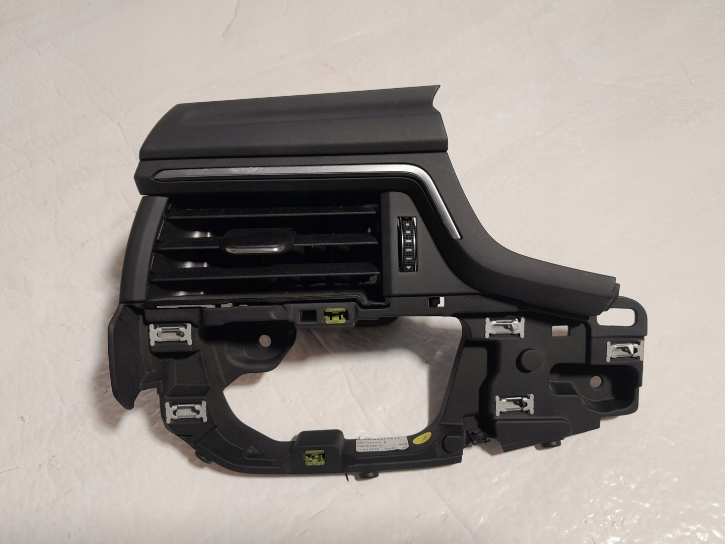 AUDI A4 B9 grid air conditioning devices 8W1820901B