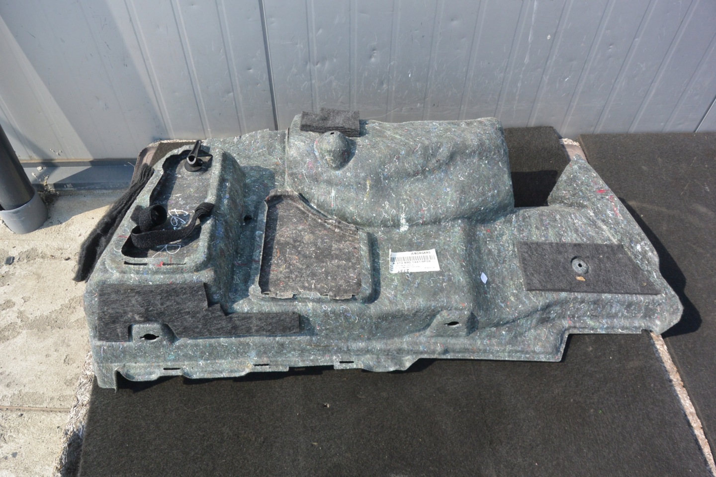 boot upholstery right rear part MERCEDES W212 sedan