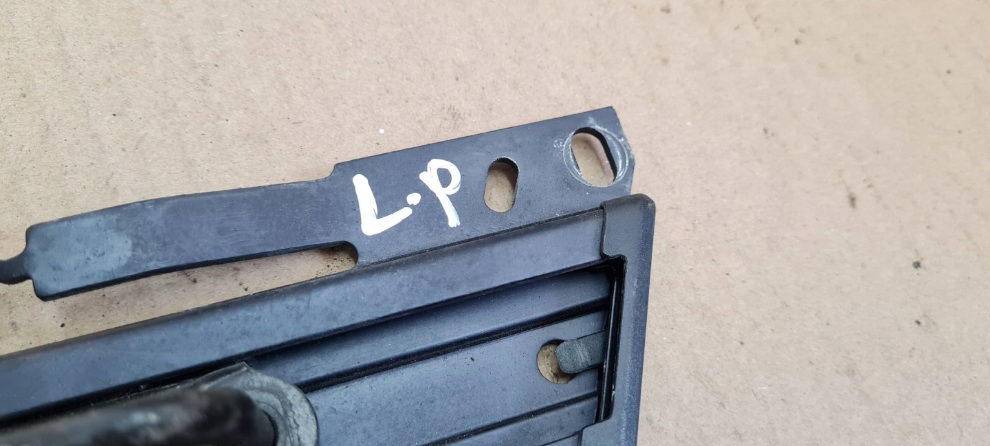 A4 B9 8W lock RYGIEL bonnets left 8W0823185C A5 8W