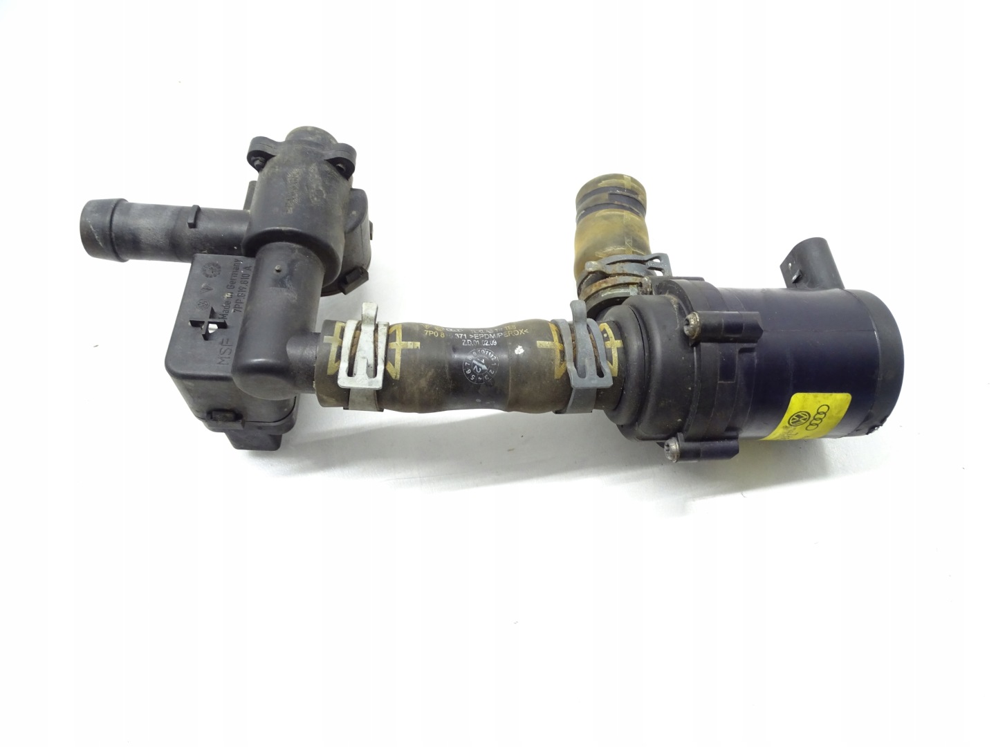 ventil pumpa vode PORSCHE CAYENNE VW TOUAREG 7L0965561L