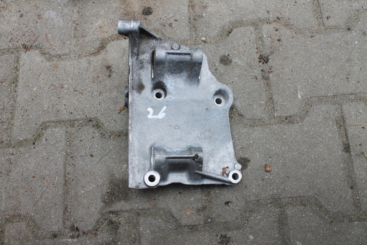 26. Supporto alternatore 0P2903143