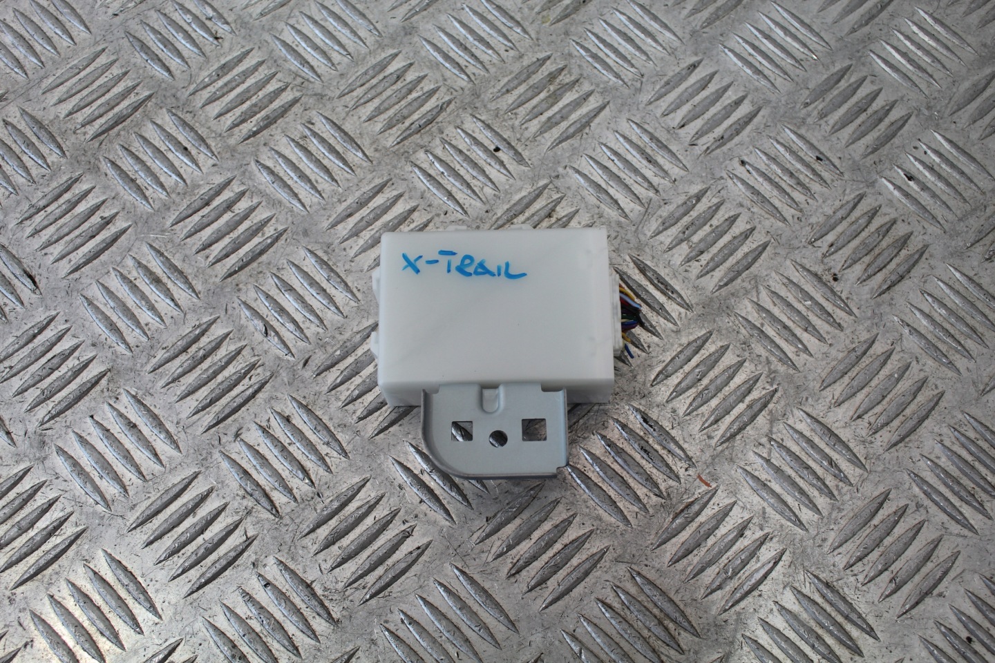 module control unit X-TRAIL III T32 LIFT 284U16FL0A