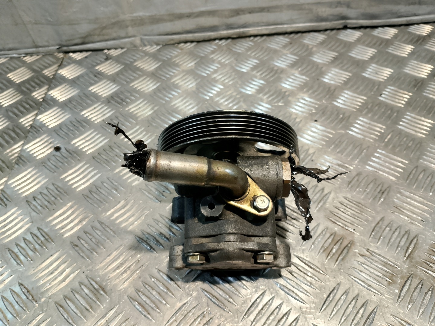 servo pump FORD FIESTA MK5 1.4 D 2S6C3A696 DC