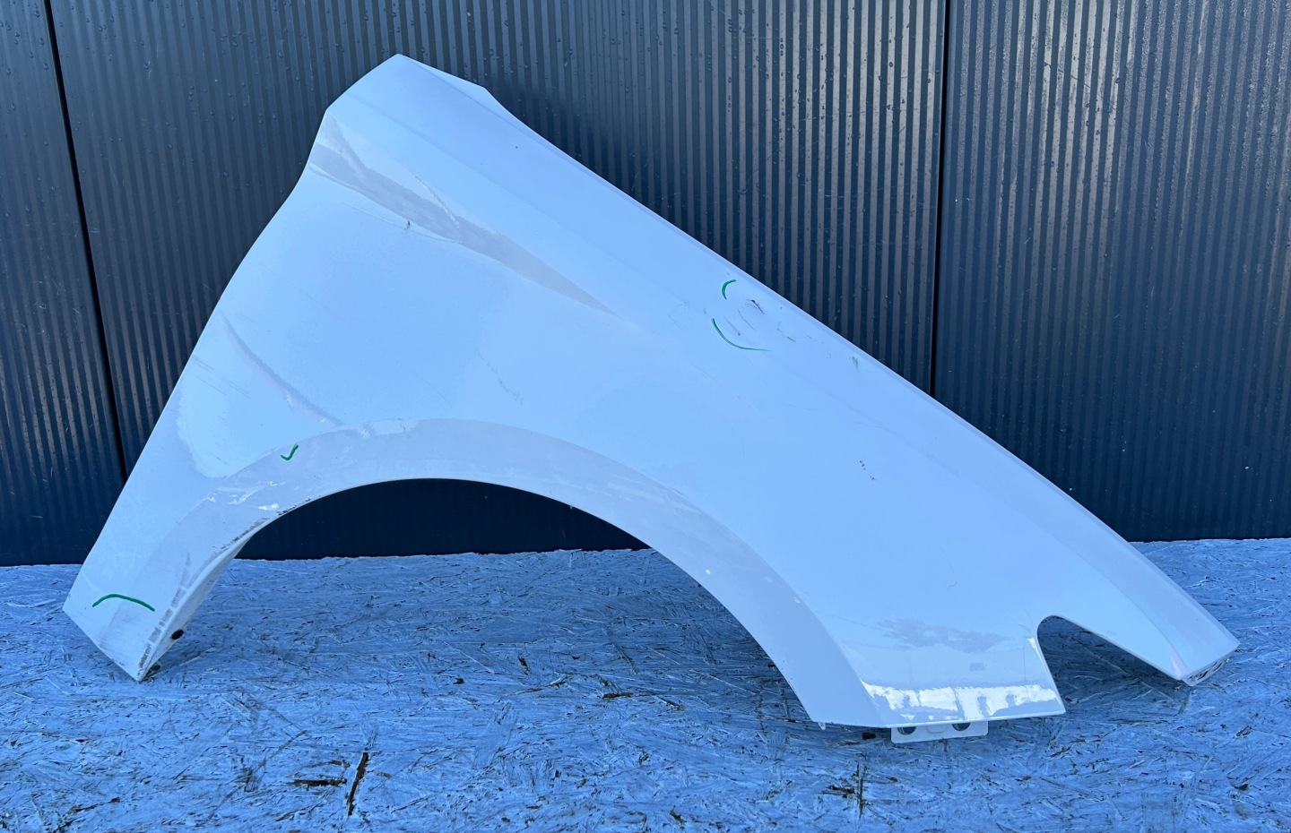 fender right front front SEAT LEON IV 20