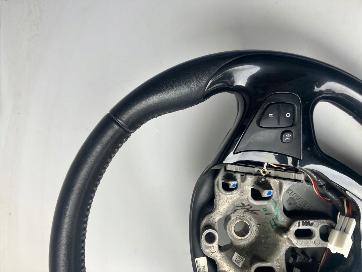 volant MULTIFUNKCJA kůže RENAULT CAPTUR a