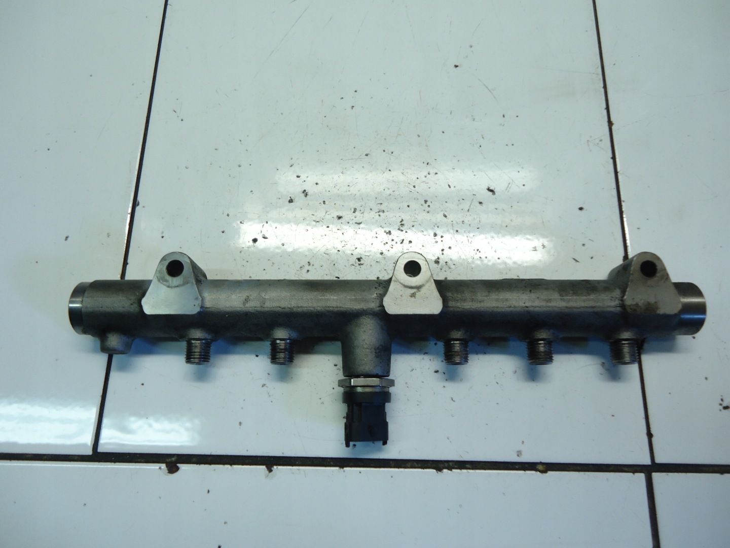 HYUNDAI H1 2.5CRDI 2010 D4CB injection ramp 0445214198 sensor 0281002863