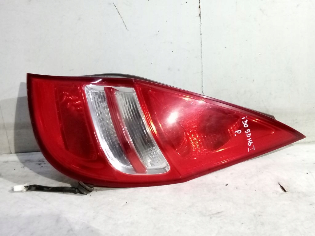 Hyundai i30 and 1 HB 5D light right rear part rear